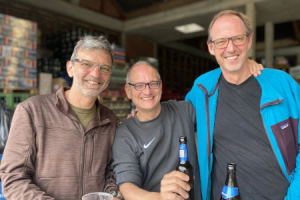 maennerrunde-lustig3D42A1FD-5D58-720D-8EDE-A48068CAB3CA.jpg